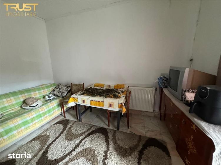 Casă cu 8 camere cu Teren 276 Mp în Zorilor