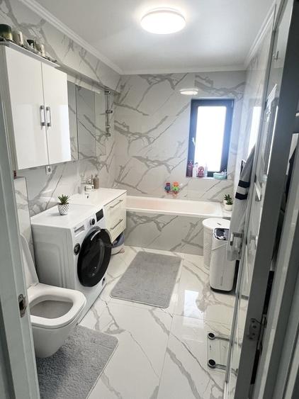 Apartament cu 3 camere decomandat în Central