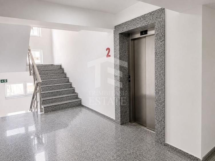 Apartament cu 3 camere semidecomandat, mobilat în Tomis Plus