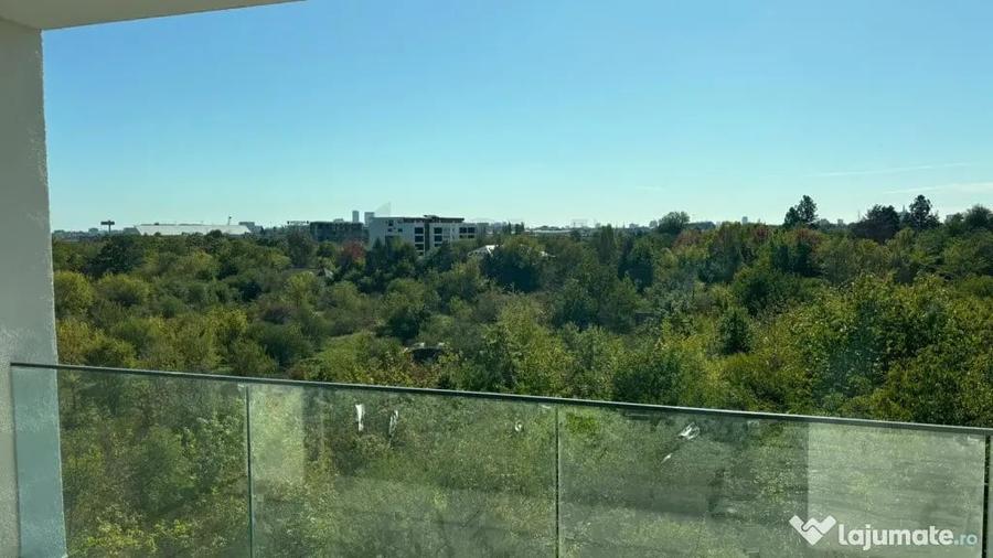 Apartament cu 3 camere semidecomandat în Băneasa