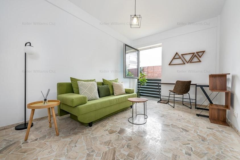 Apartament cu 3 camere semidecomandat, mobilat în Între Lacuri