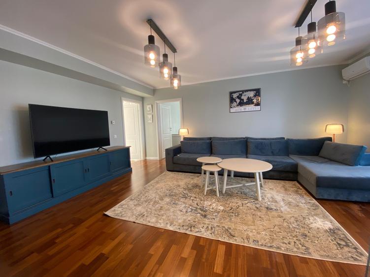 Apartament cu 4 camere decomandat în Sisești