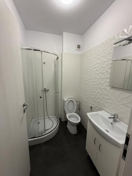 Apartament cu 3 camere decomandat în Fundeni