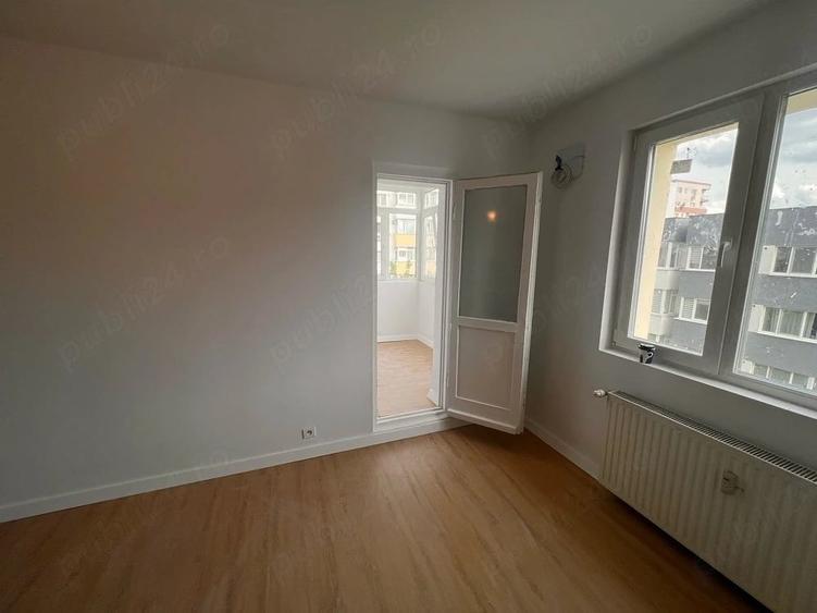 Apartament cu 3 camere decomandat în Dristor