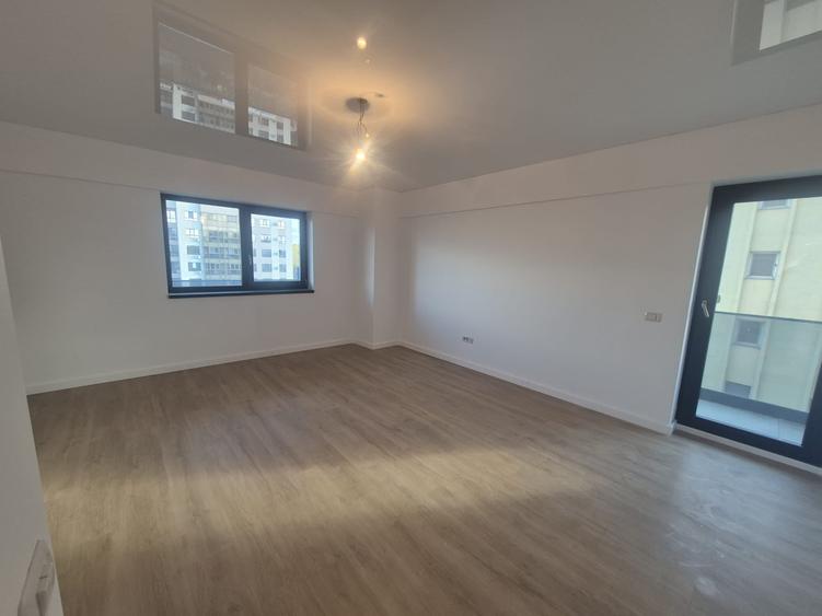 Apartament cu 3 camere decomandat în Nicolina