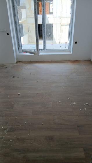 Apartament cu 2 camere decomandat în Titan