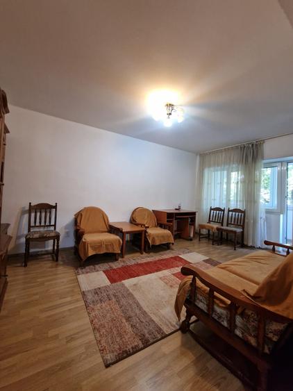 Apartament cu 3 camere decomandat în Colentina — fotografia 3
