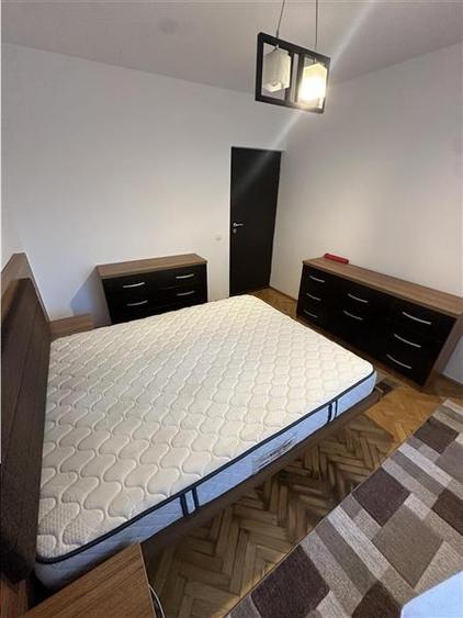 Apartament cu 4 camere decomandat în Turda