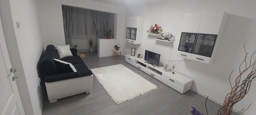 Apartament cu 2 camere decomandat, mobilat în Tomis Nord