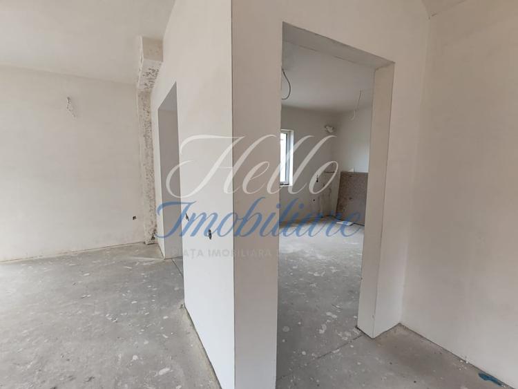 Duplex cu 4 camere cu Canalizare în Florești