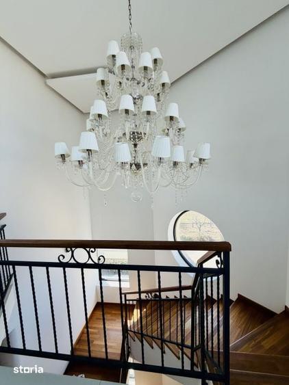 Casă cu 8 camere cu Teren 550 Mp în Chiajna