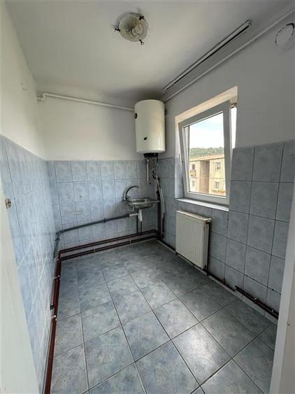 Apartament cu 2 camere semidecomandat în Mociur