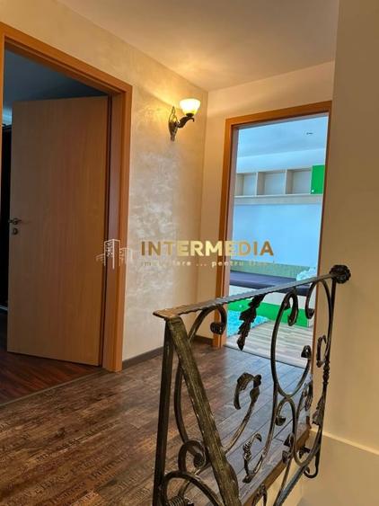 Apartament cu 4 camere decomandat, mobilat în Central