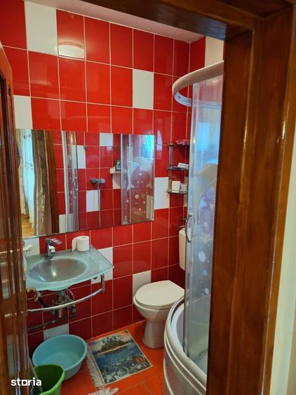 Casă cu 5 camere cu Teren 350 Mp în Șcheia