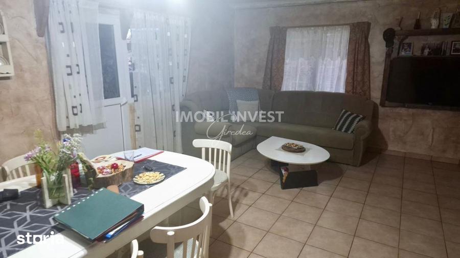 Casă cu 4 camere cu Teren 1500 Mp în Rădești