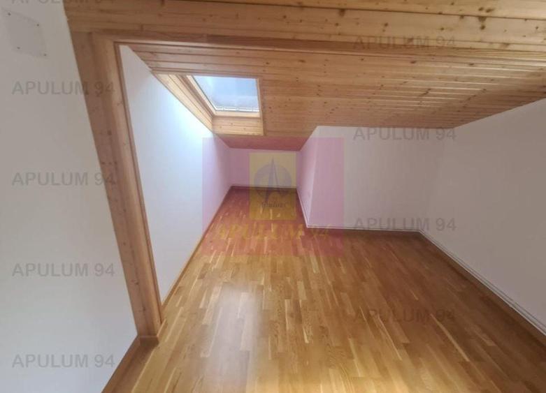 Casă individuală cu 9 camere decomandat cu Canalizare în Central