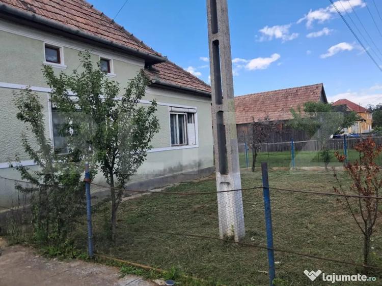 Casă cu 2 camere cu Teren 650 Mp în Central