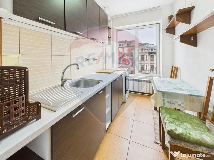 Apartament cu 2 camere semidecomandat, mobilat în P-ța Romană