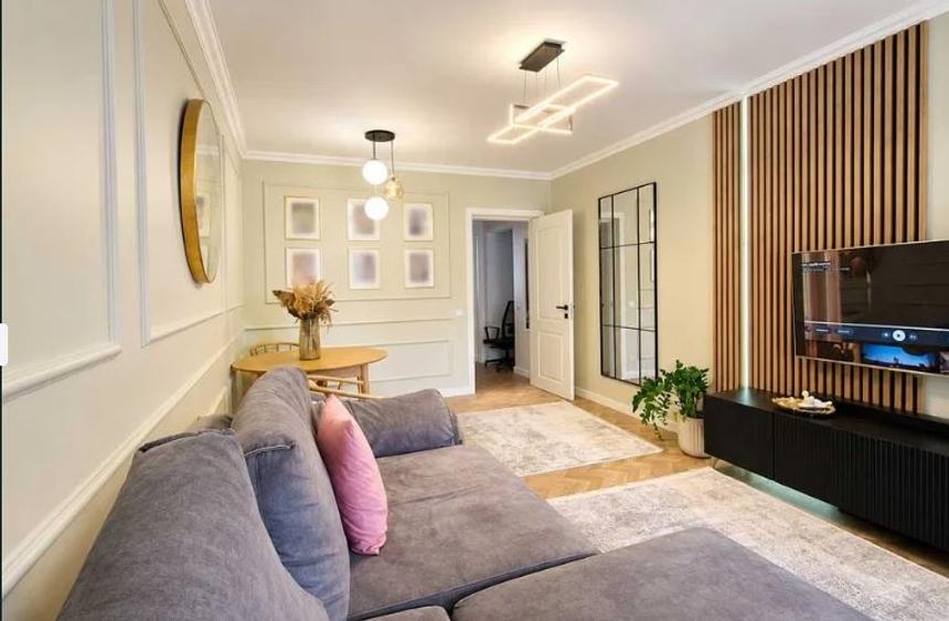 Apartament cu 3 camere decomandat, mobilat în Titan