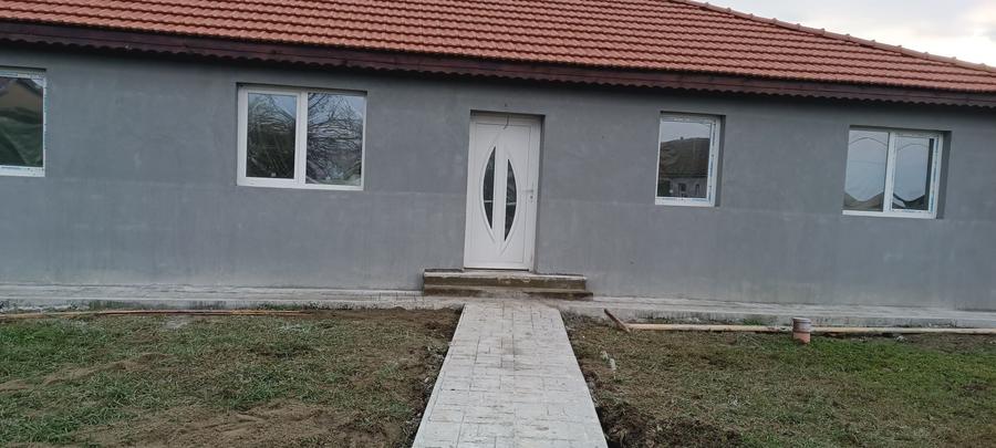 Casă cu 4 camere în Central