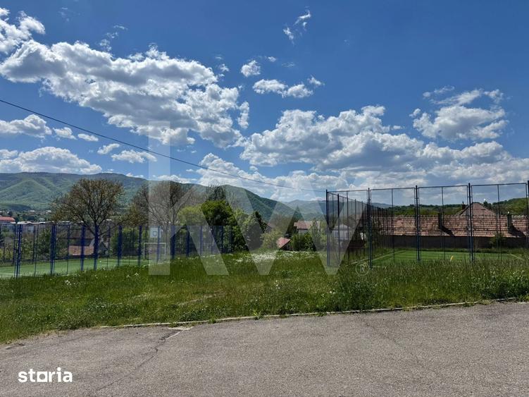 Casă cu 5 camere cu Teren 400 Mp în Central