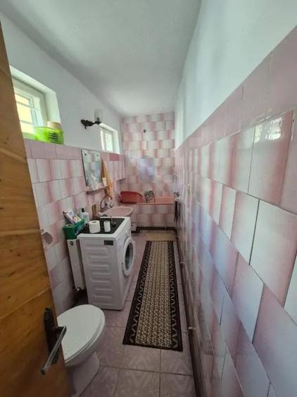 Casă cu 7 camere cu Teren 260 Mp în Hașdeu