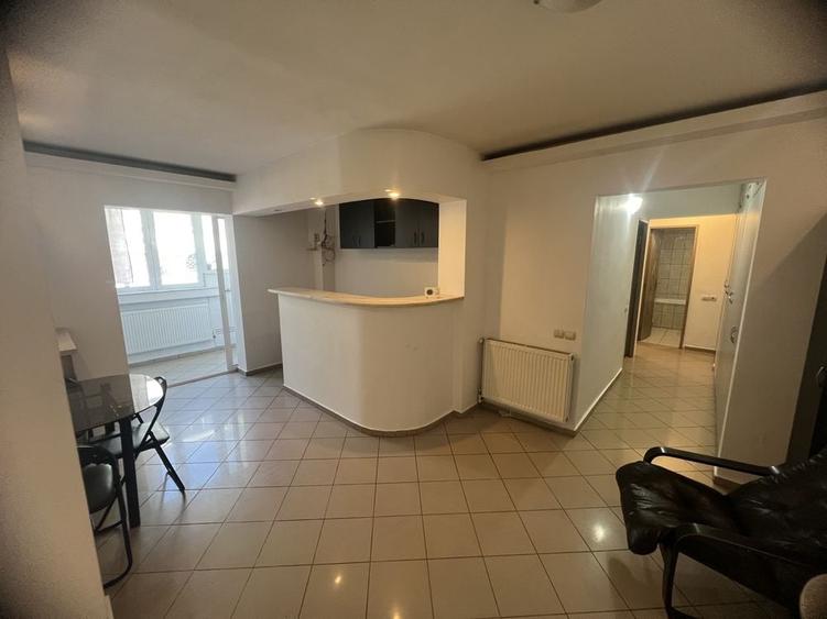Apartament cu 3 camere decomandat în Craiovei