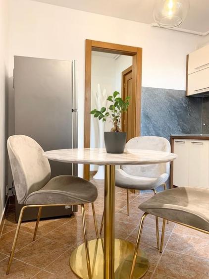 Apartament cu 2 camere decomandat în Cornișa