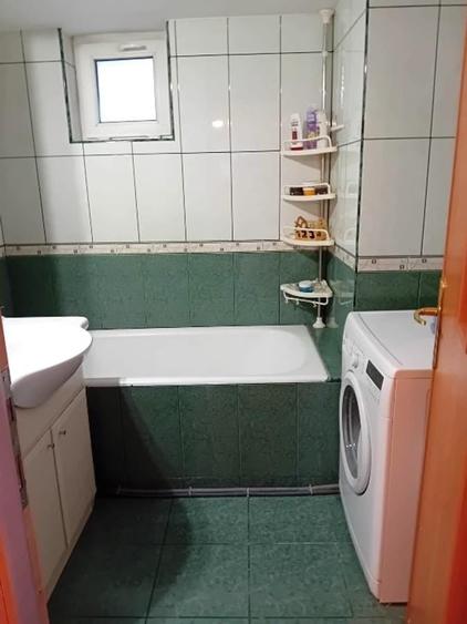 Apartament cu 4 camere semidecomandat, mobilat în Gorjului