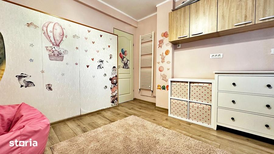 Apartament cu 3 camere decomandat în Far