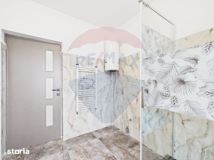 Casă cu 5 camere cu Teren 457 Mp în Vărăști