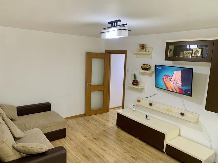 Apartament cu 2 camere semidecomandat în Malu Roșu