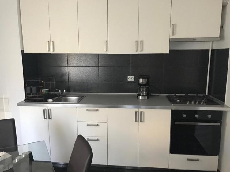 Apartament cu 2 camere semidecomandat, mobilat în Aviației
