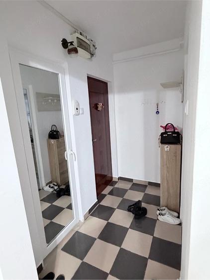Apartament cu 2 camere semidecomandat în Micro 16