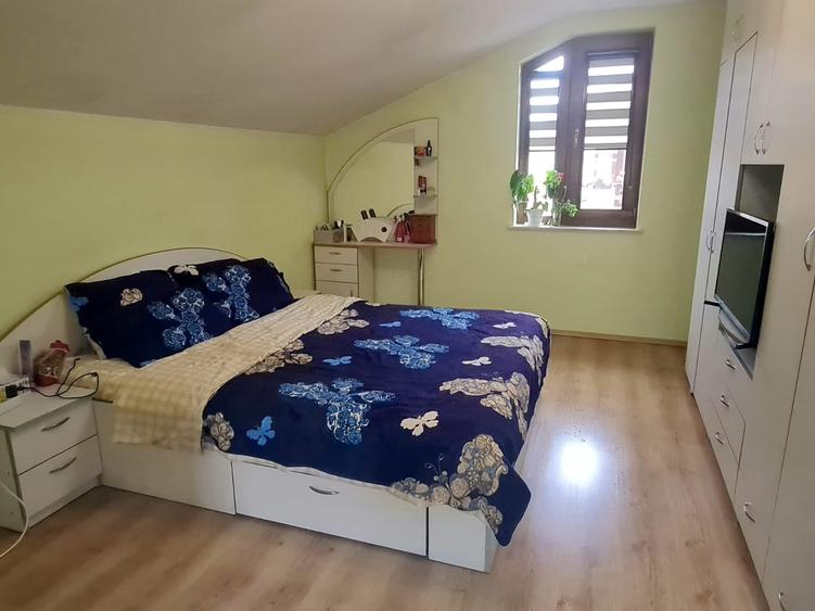 Casă individuală cu 4 camere cu Teren 327 Mp în Periferie