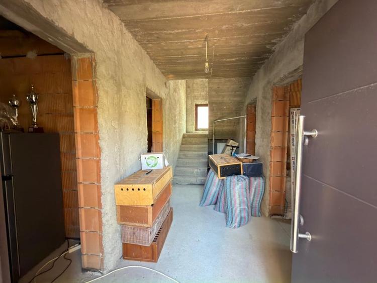 Casă individuală cu 5 camere cu Teren 725 Mp în Exterior Sud