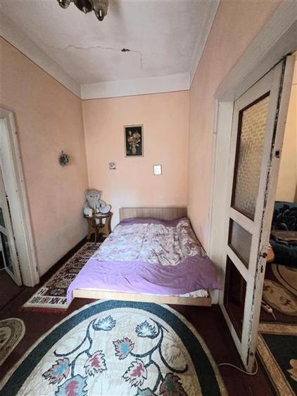 Casă cu 4 camere cu Canalizare în Casa de Cultură