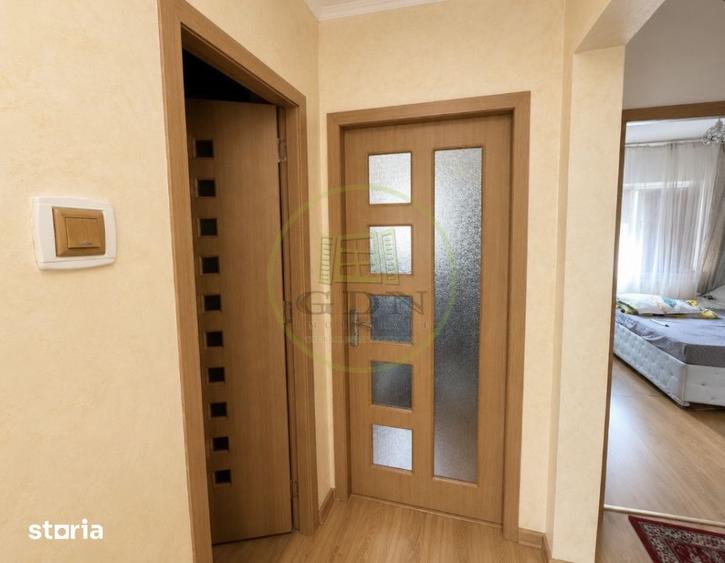 Apartament cu 4 camere decomandat, mobilat în Craiovița Nouă