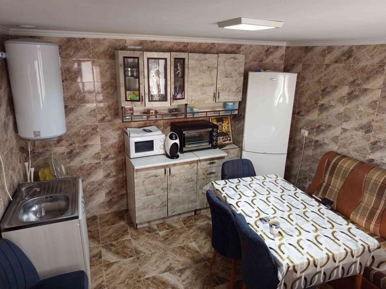 Casă cu 3 camere în Central