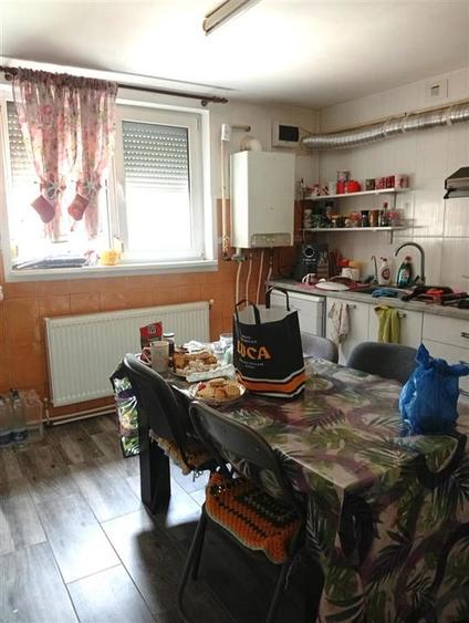 Casă cu 4 camere cu Canalizare în Chercea