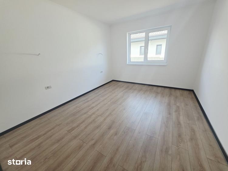 Casă cu 4 camere cu Teren 500 Mp în Tărlungeni