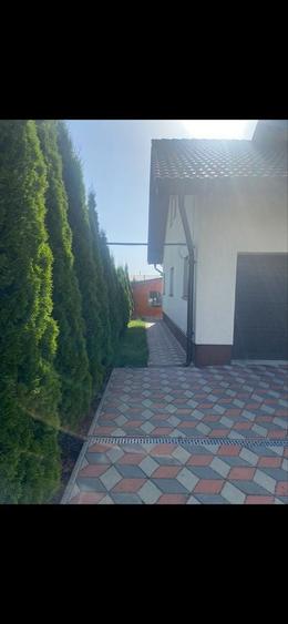 Casă cu 4 camere în Stupini