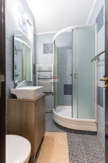 Apartament cu 3 camere decomandat, mobilat în Ultracentral