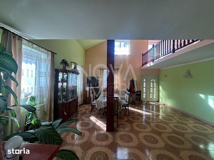 Casă cu 5 camere cu Teren 845 Mp în Roșia