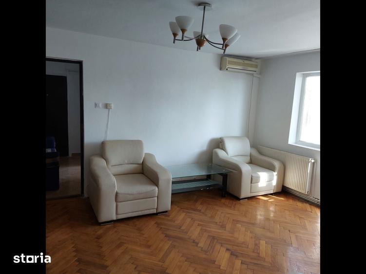 Apartament cu 3 camere semidecomandat în Exterior Vest