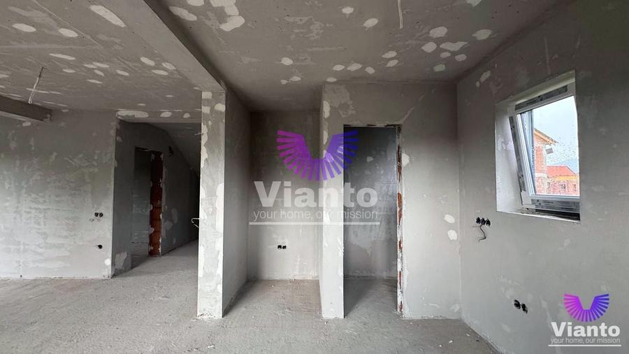 Casă individuală cu 4 camere cu Canalizare în Exterior Sud