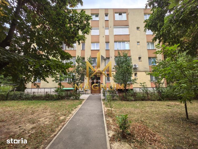 Apartament cu 3 camere semidecomandat în Republicii