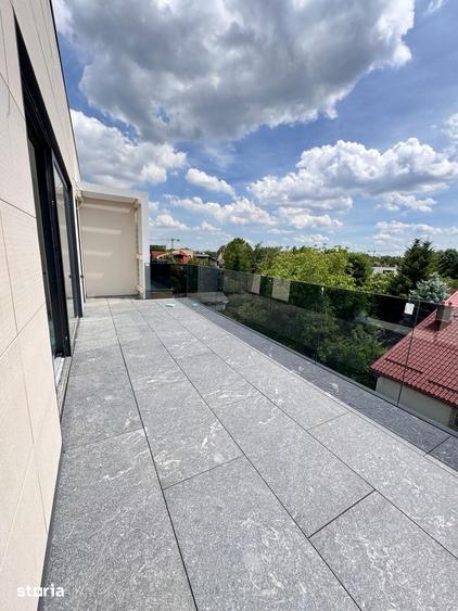 Apartament cu 5 camere în Sud