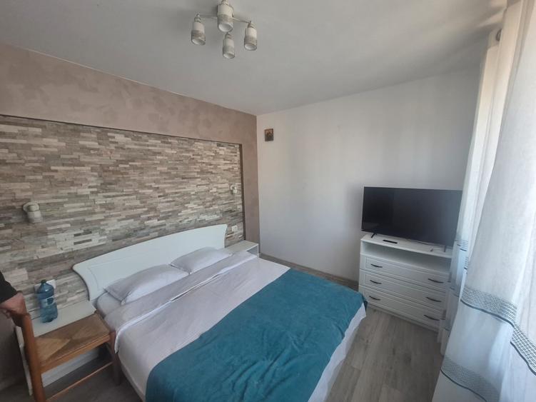 Apartament cu 3 camere decomandat, mobilat în Precista