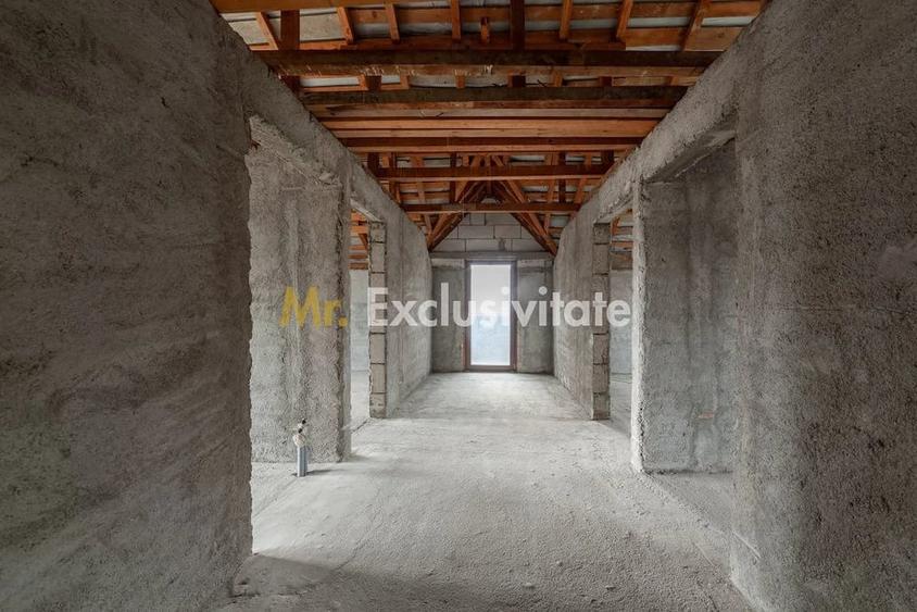 Casă cu Teren 800 Mp în Mărăcineni